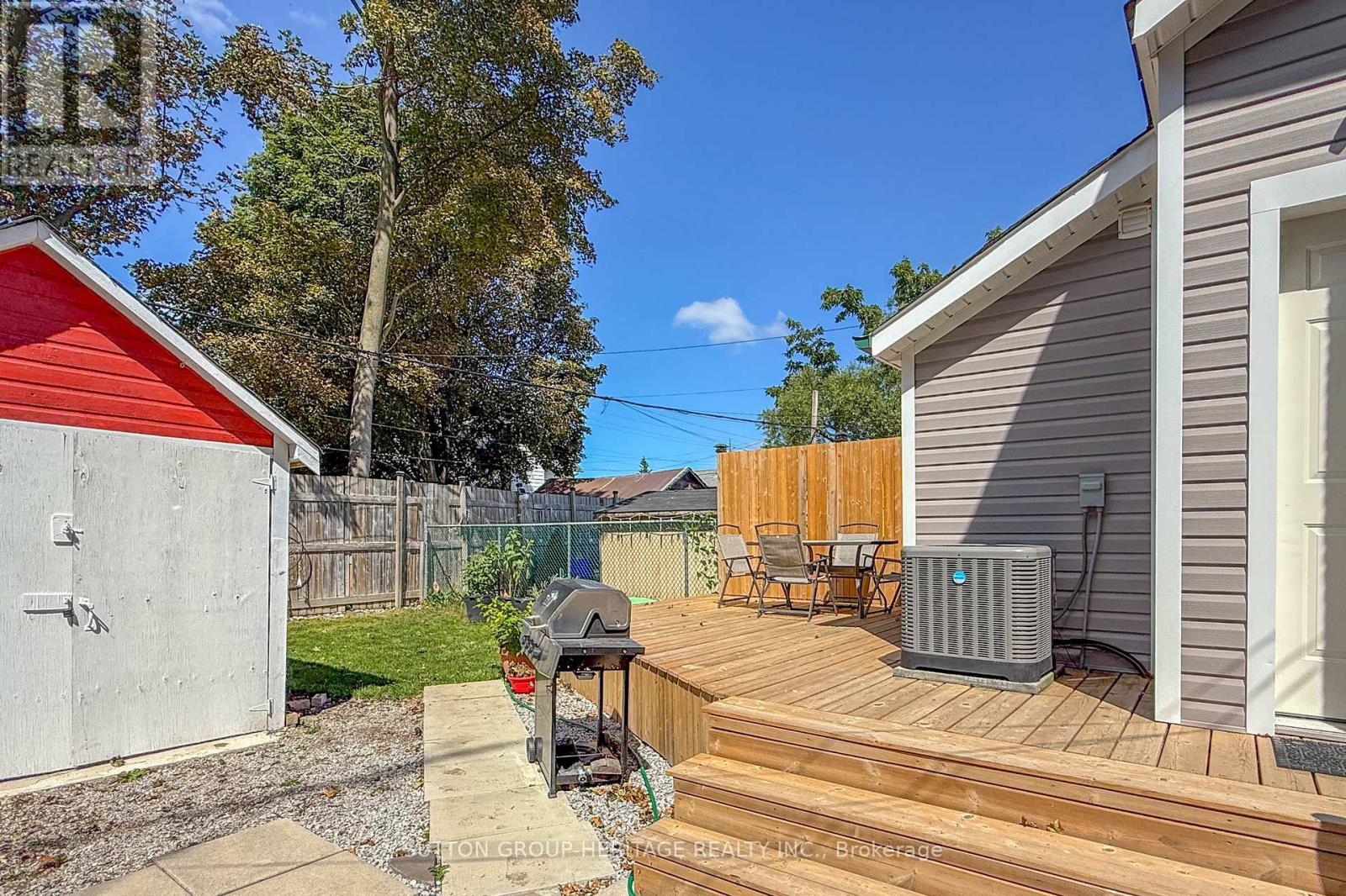 96 AGNES STREET - 24