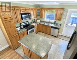 76 Clearwater Drive thumbnail 17