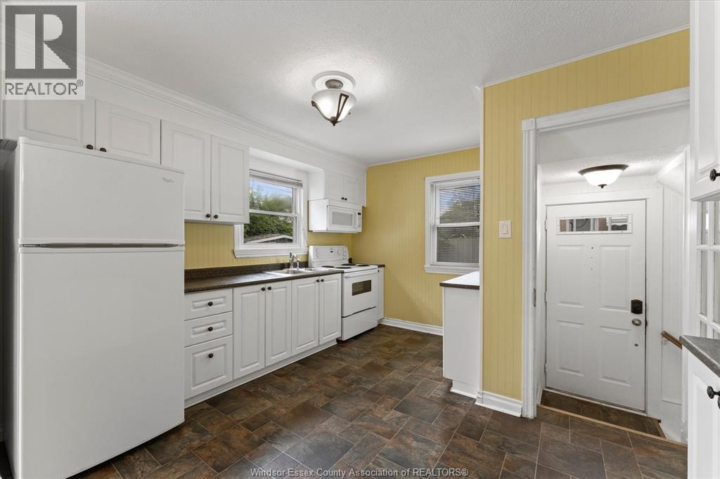 2258 TECUMSEH ROAD West - 12