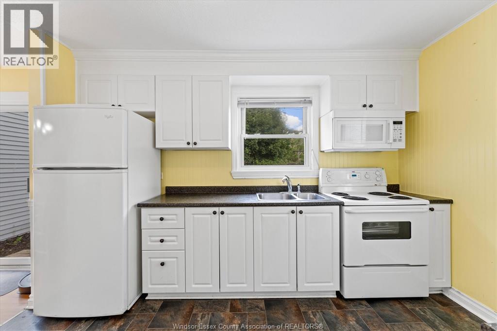 2258 TECUMSEH ROAD West - Image 13