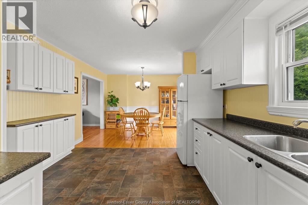 2258 TECUMSEH ROAD West - 14