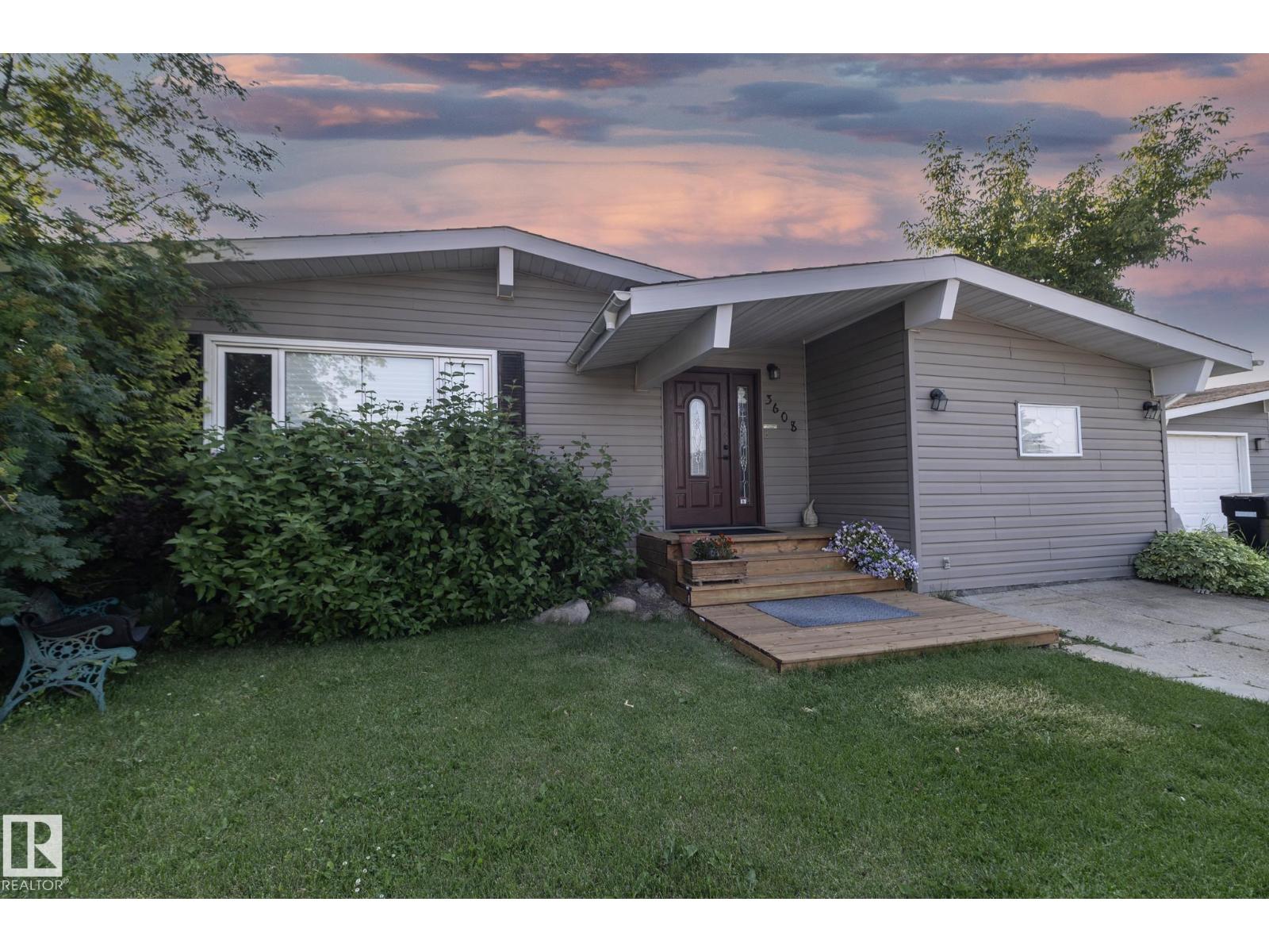 3608 44 ST - 1