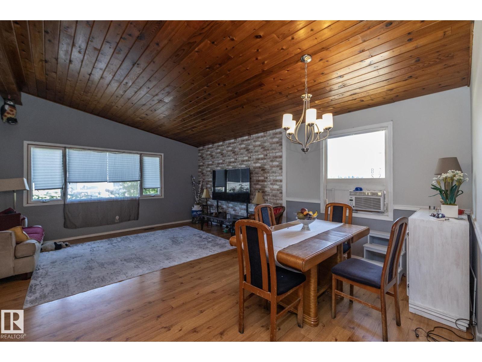 3608 44 ST - Image 3