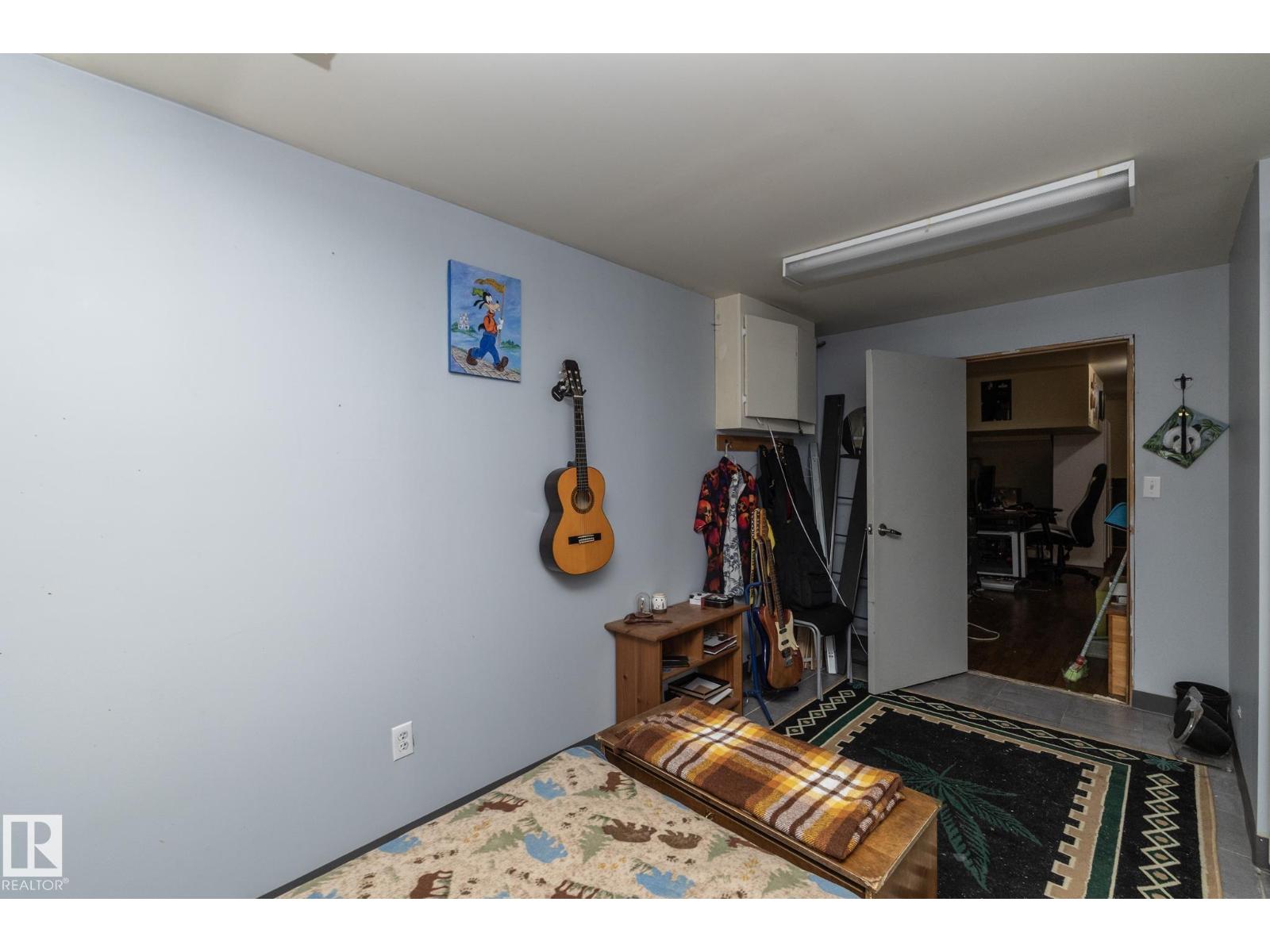 3608 44 ST - Image 28