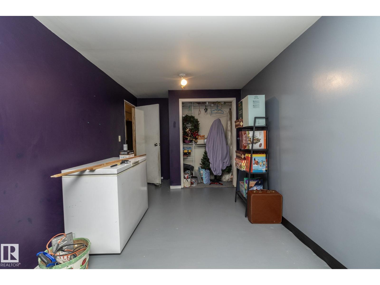 3608 44 ST - 34