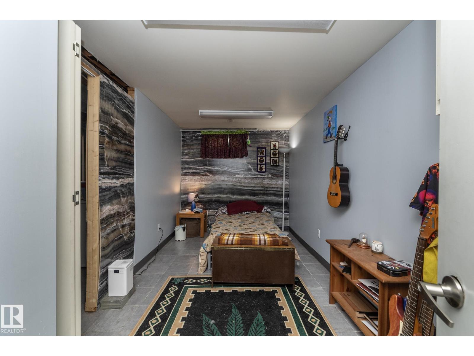3608 44 ST - Image 13