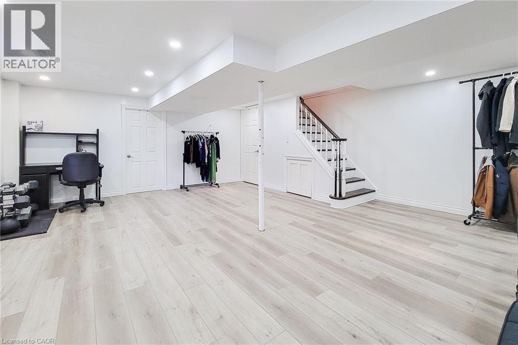 367 HEMLOCK Avenue - Image 44