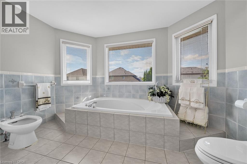 42 HILLGARDEN Avenue - Image 35