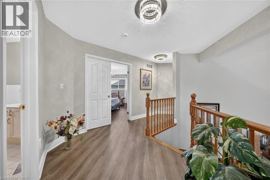 42 HILLGARDEN Avenue - Image 27