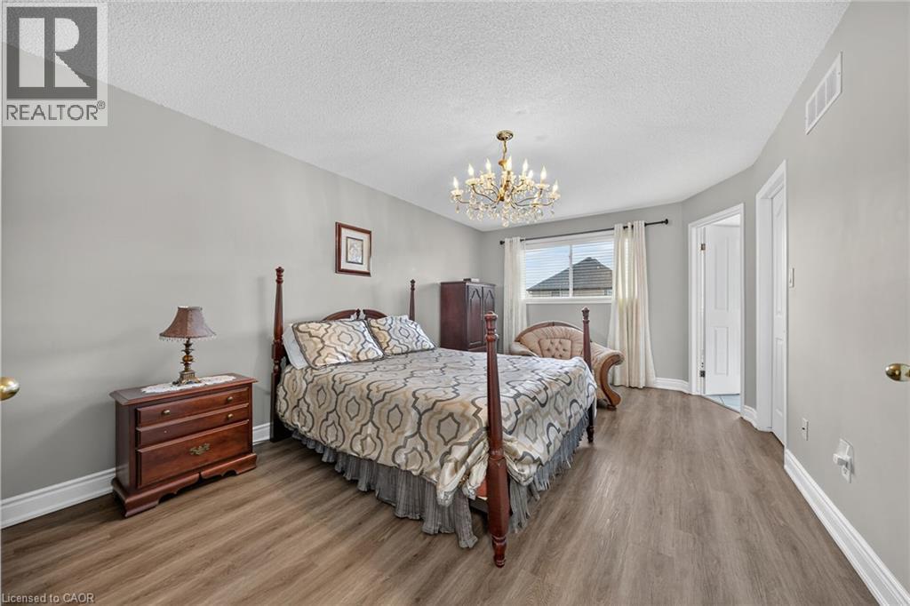 42 HILLGARDEN Avenue - 30