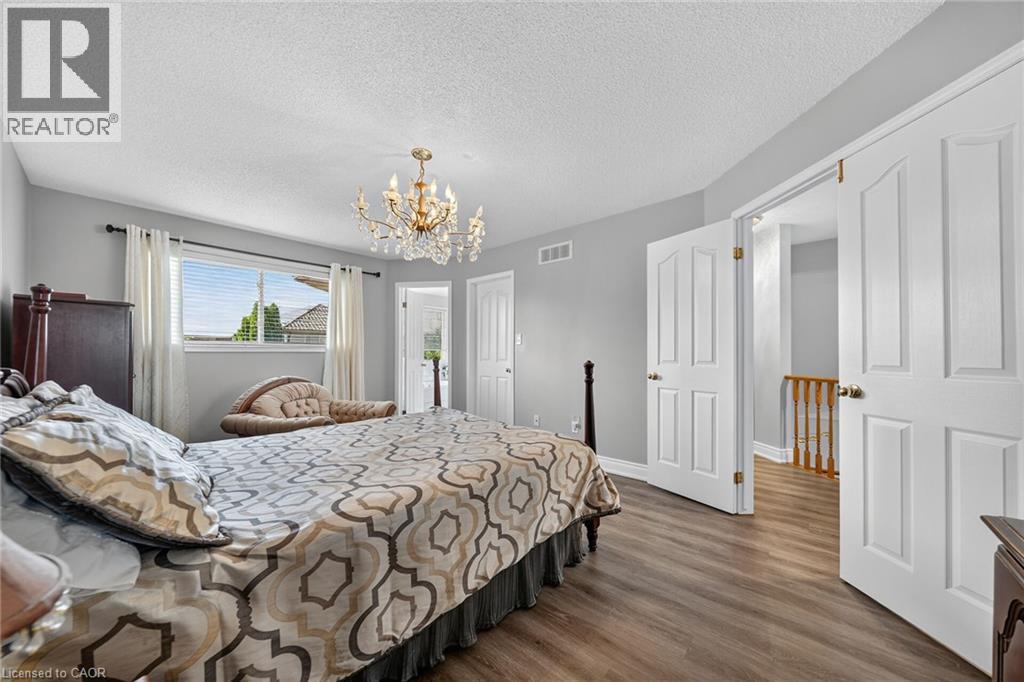 42 HILLGARDEN Avenue - 31