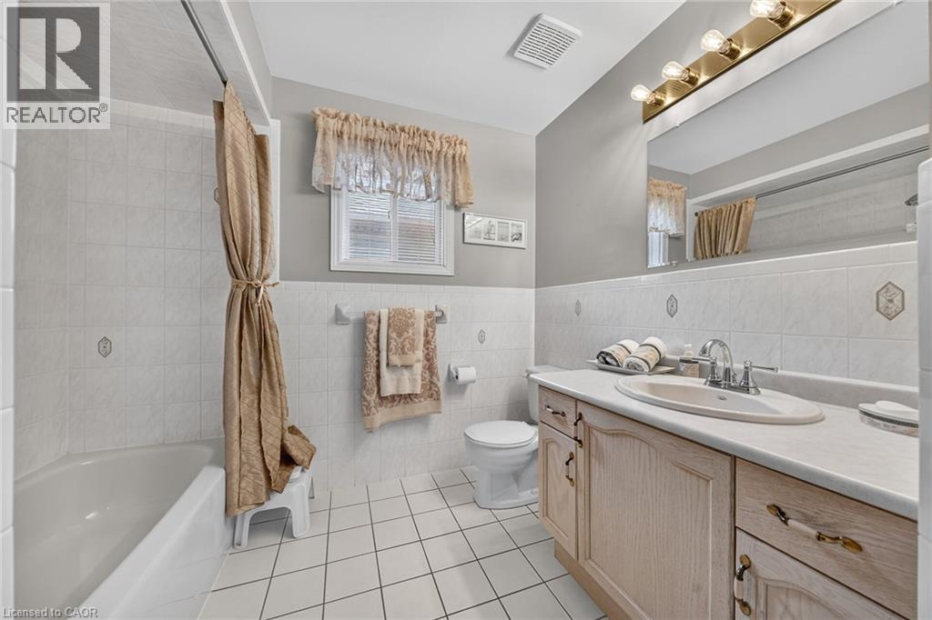 42 HILLGARDEN Avenue - 39