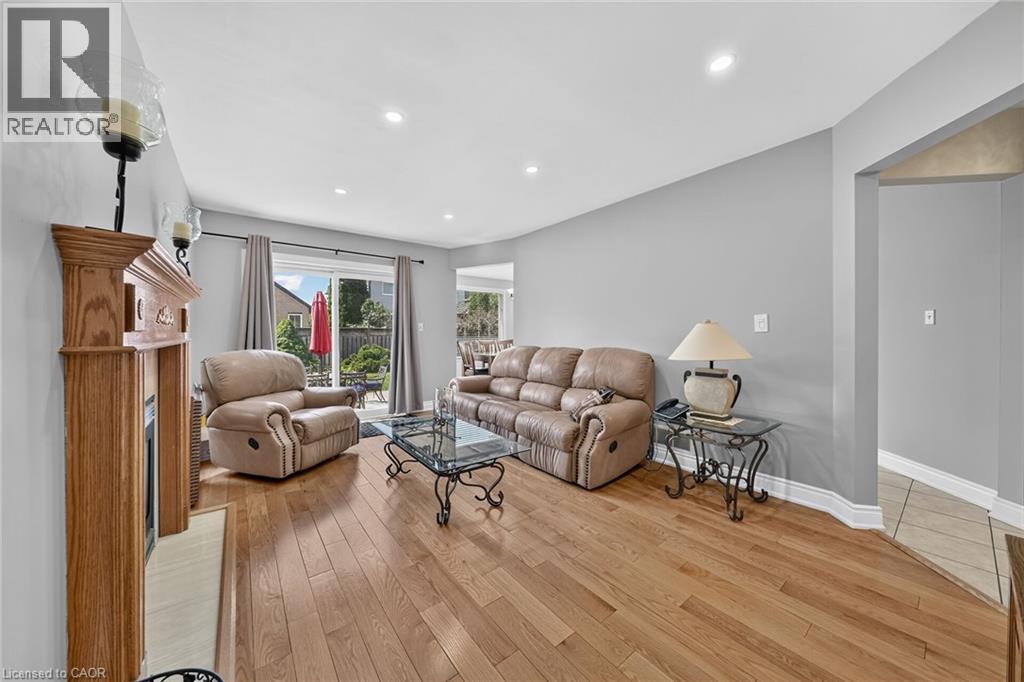 42 HILLGARDEN Avenue - 24