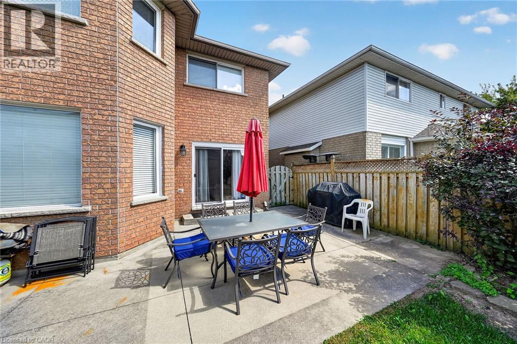 42 HILLGARDEN Avenue - 43