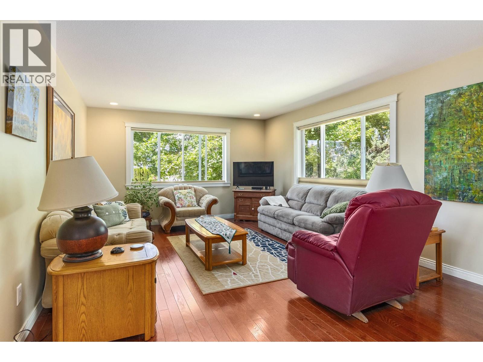 1370 20 Avenue SE - 10