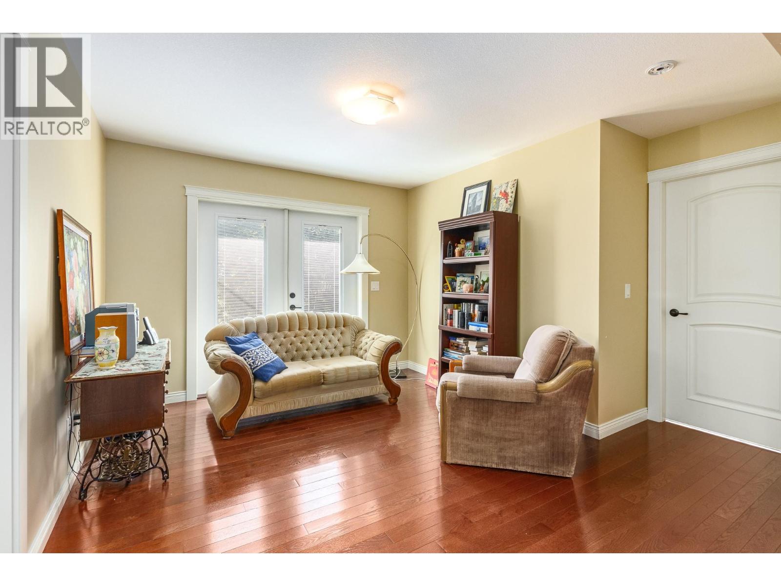 1370 20 Avenue SE - Image 11