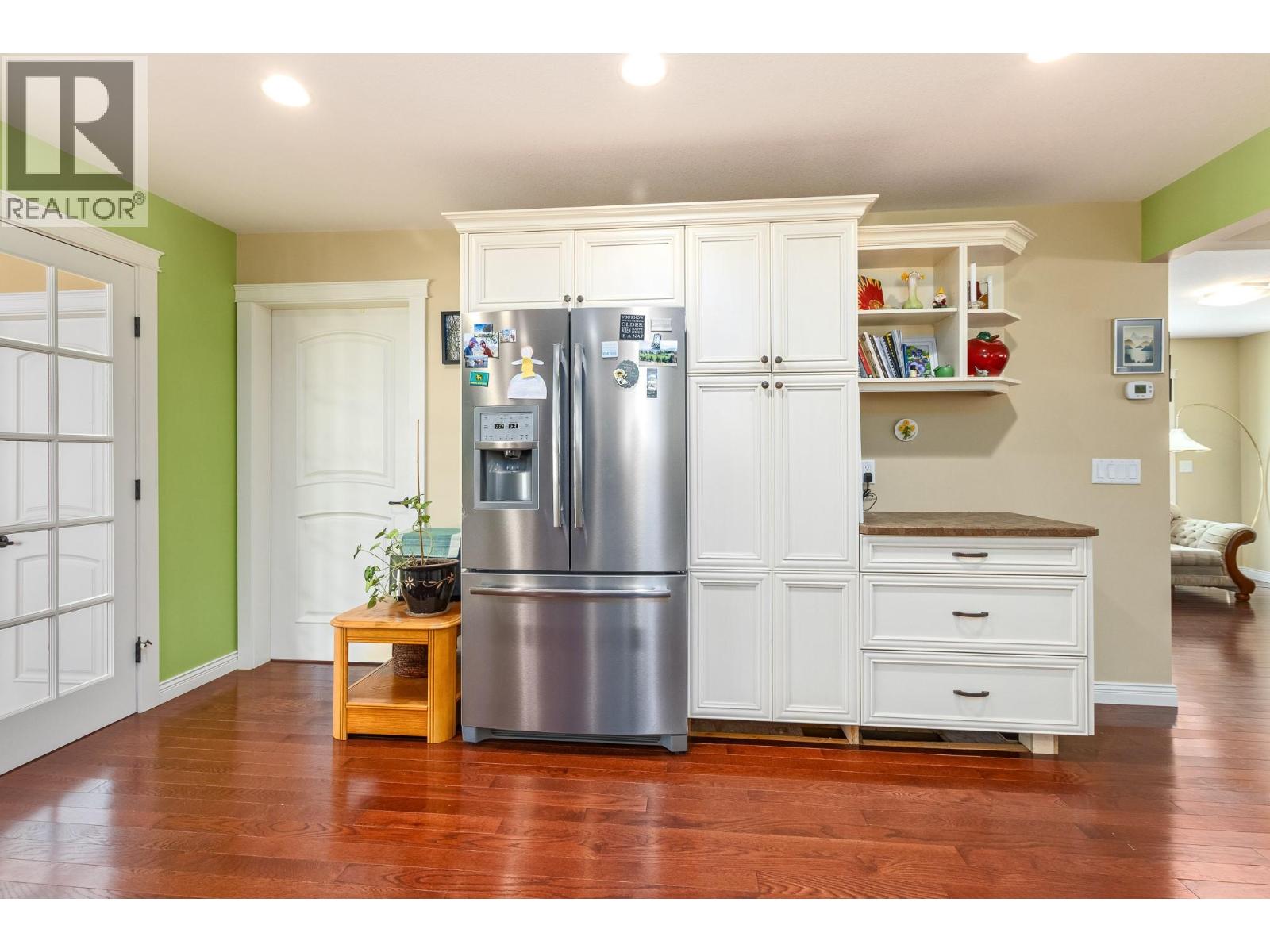 1370 20 Avenue SE - 21