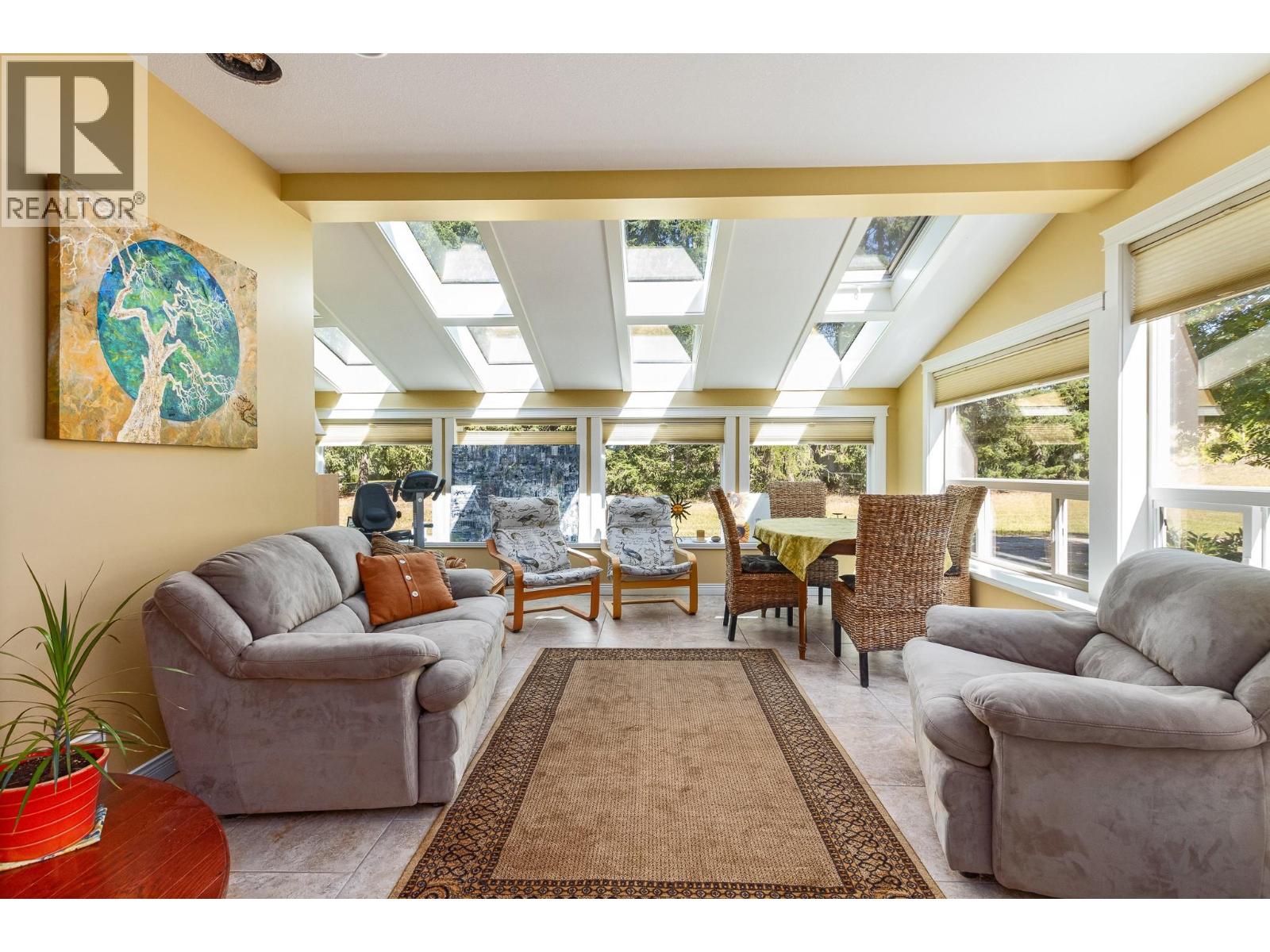 1370 20 Avenue SE - 27