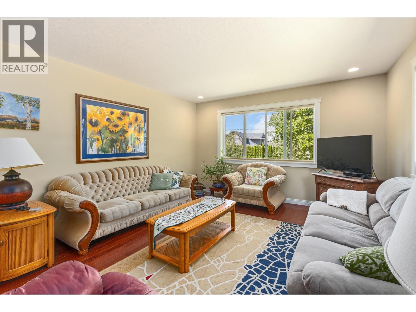 1370 20 Avenue SE - Image 12