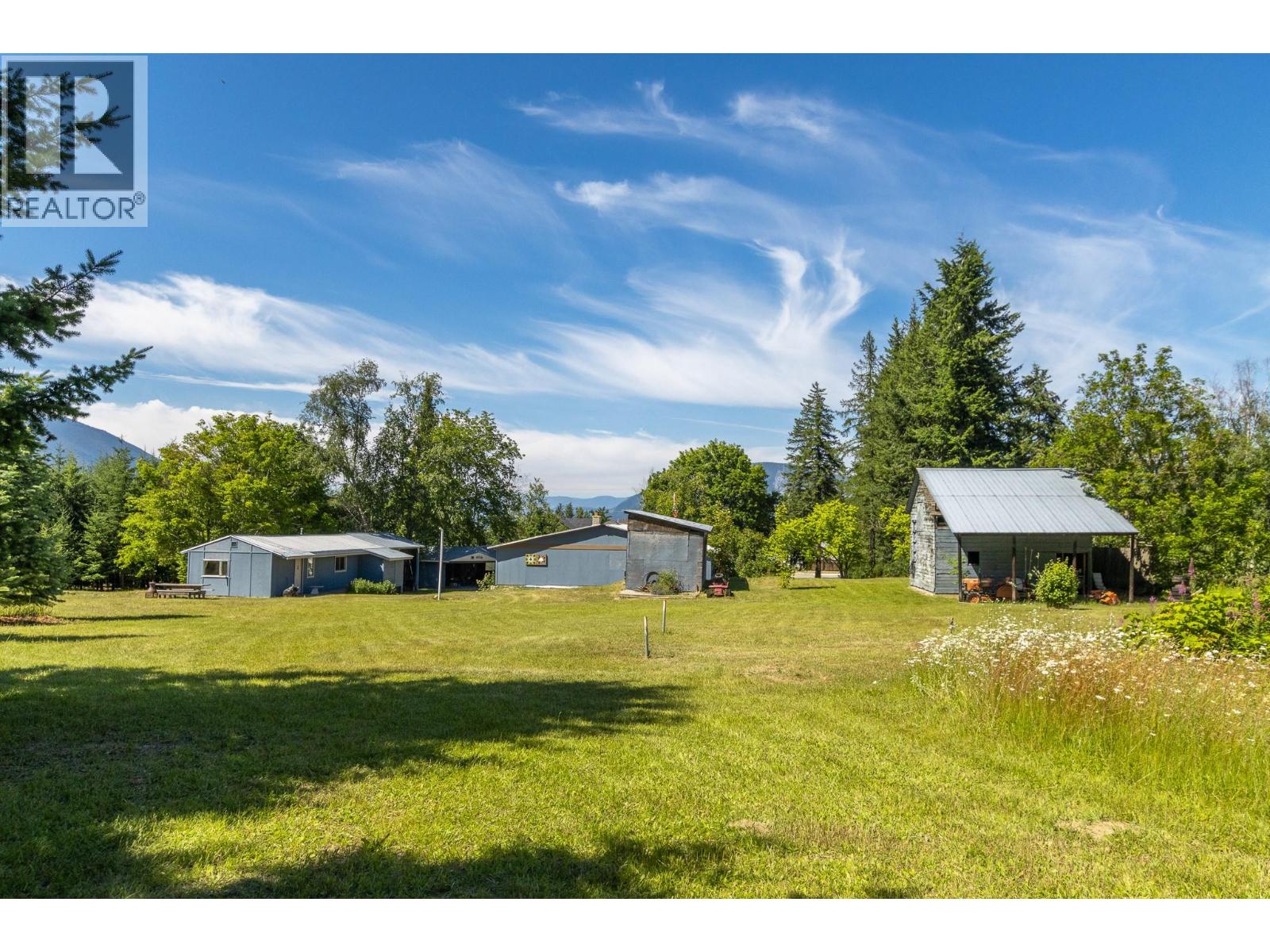 1370 20 Avenue SE - Image 4