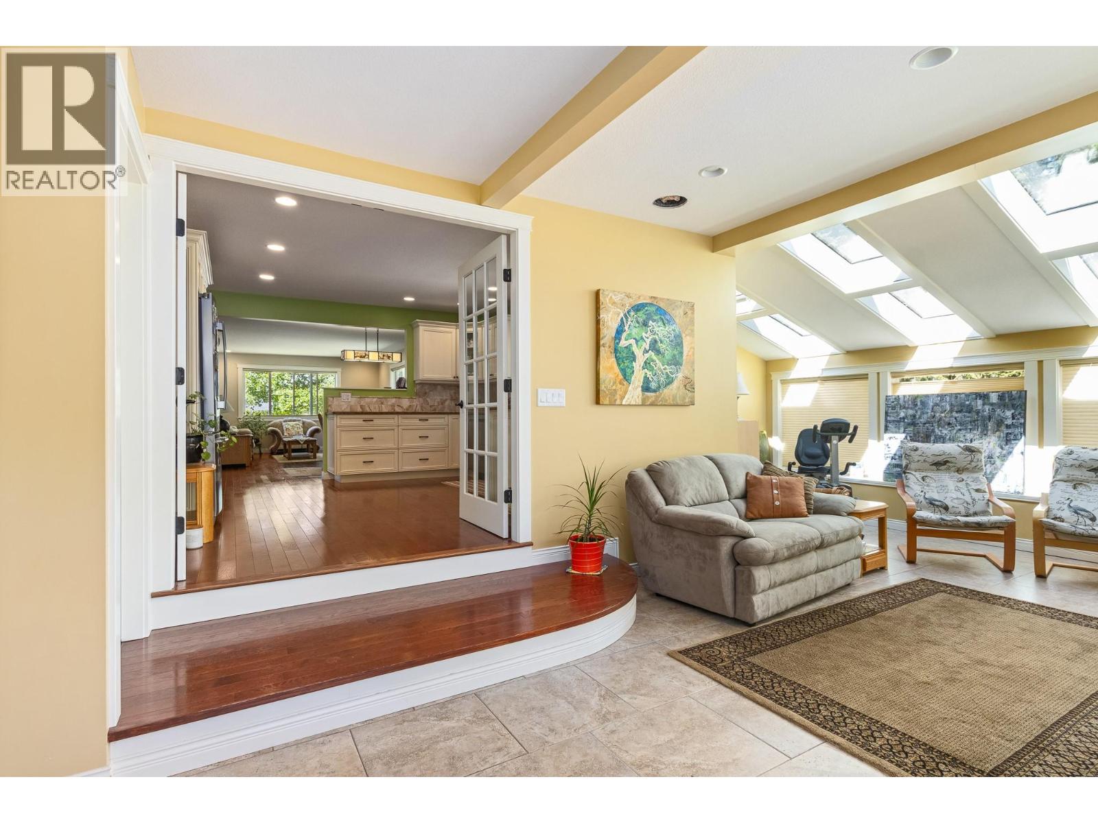 1370 20 Avenue SE - 7