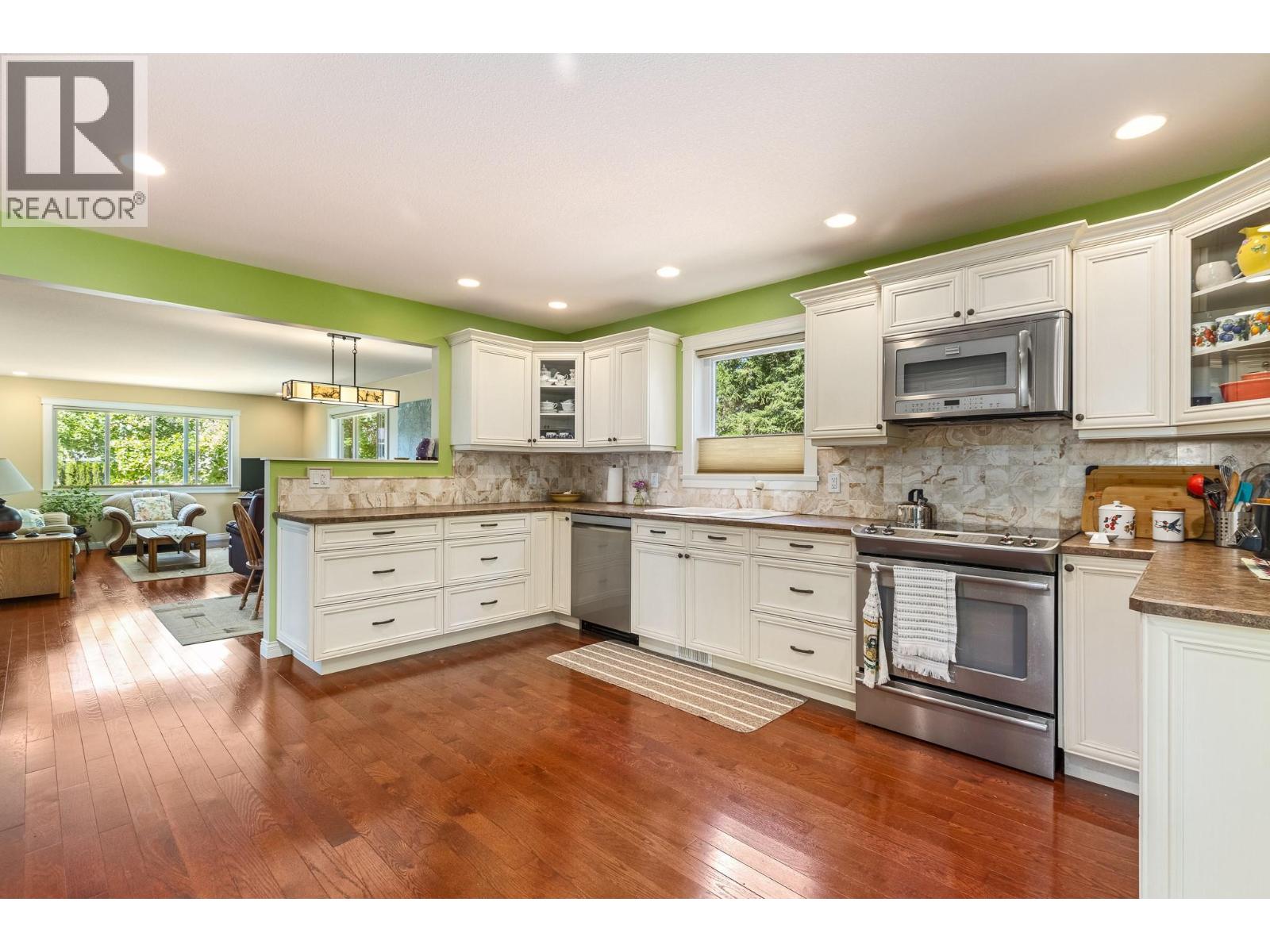 1370 20 Avenue SE - 8