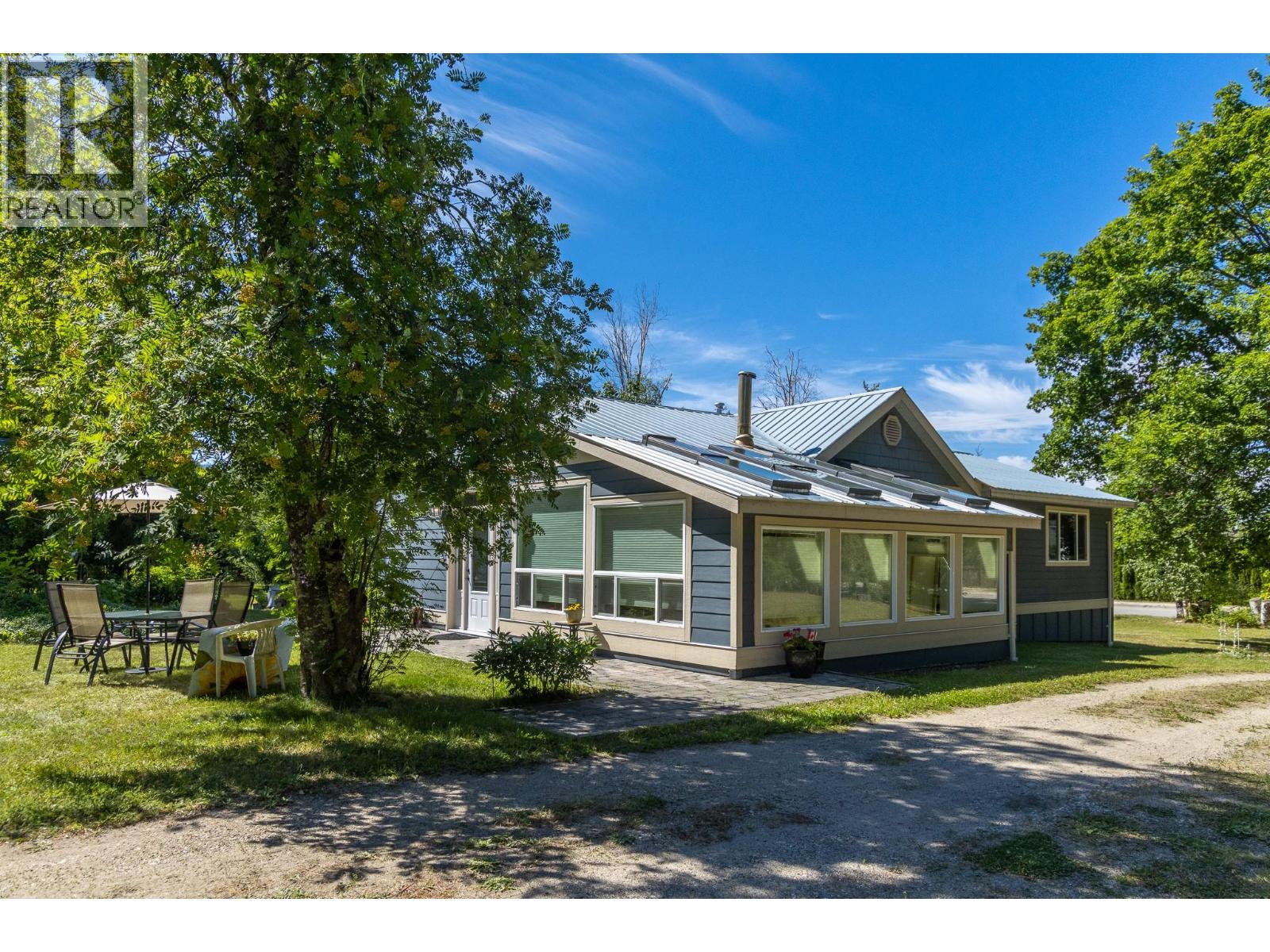 1370 20 Avenue SE - 3