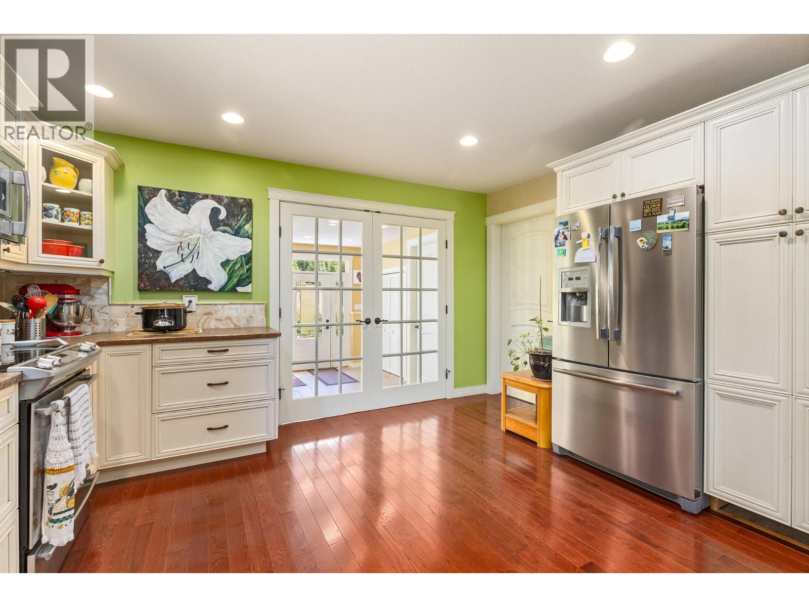 1370 20 Avenue SE - 22