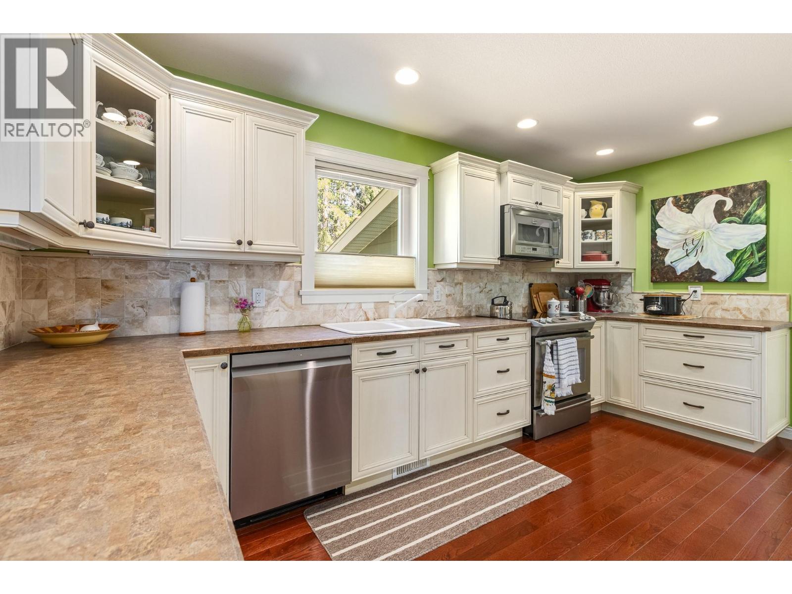 1370 20 Avenue SE - 17