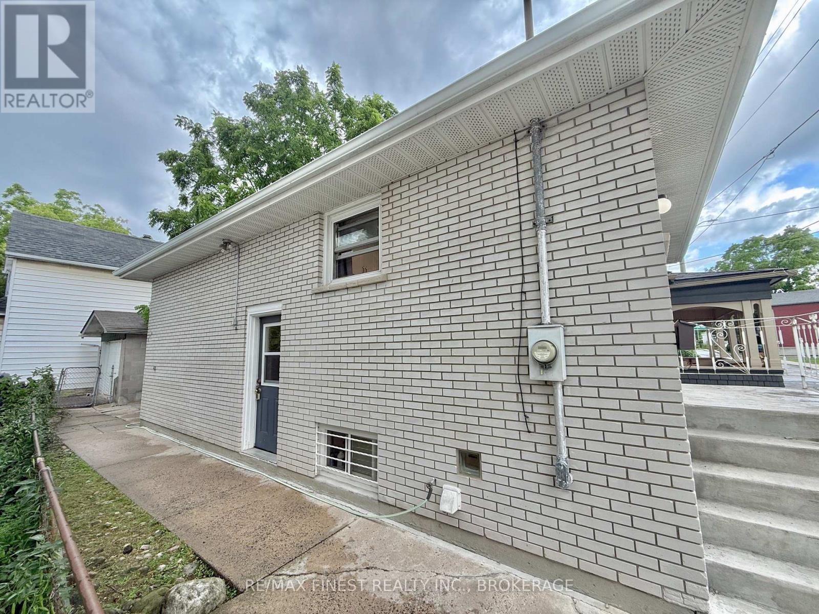 102 CHATHAM STREET - Image 18