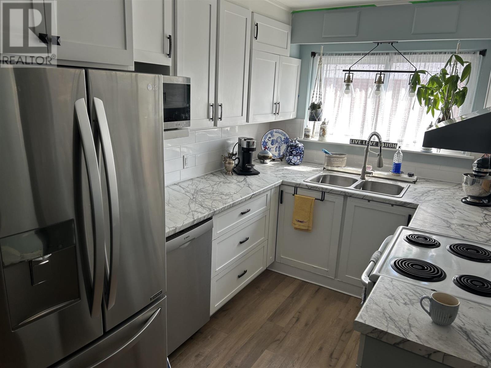 14 Nicolas AVE - 10
