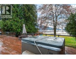 3pc Ensuite bath - 405 97a Highway, Sicamous, BC V0E2V1 Photo 9
