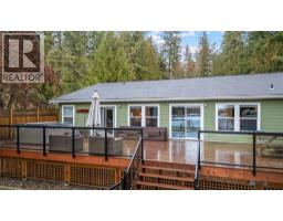 3pc Ensuite bath - 405 97a Highway, Sicamous, BC V0E2V1 Photo 7