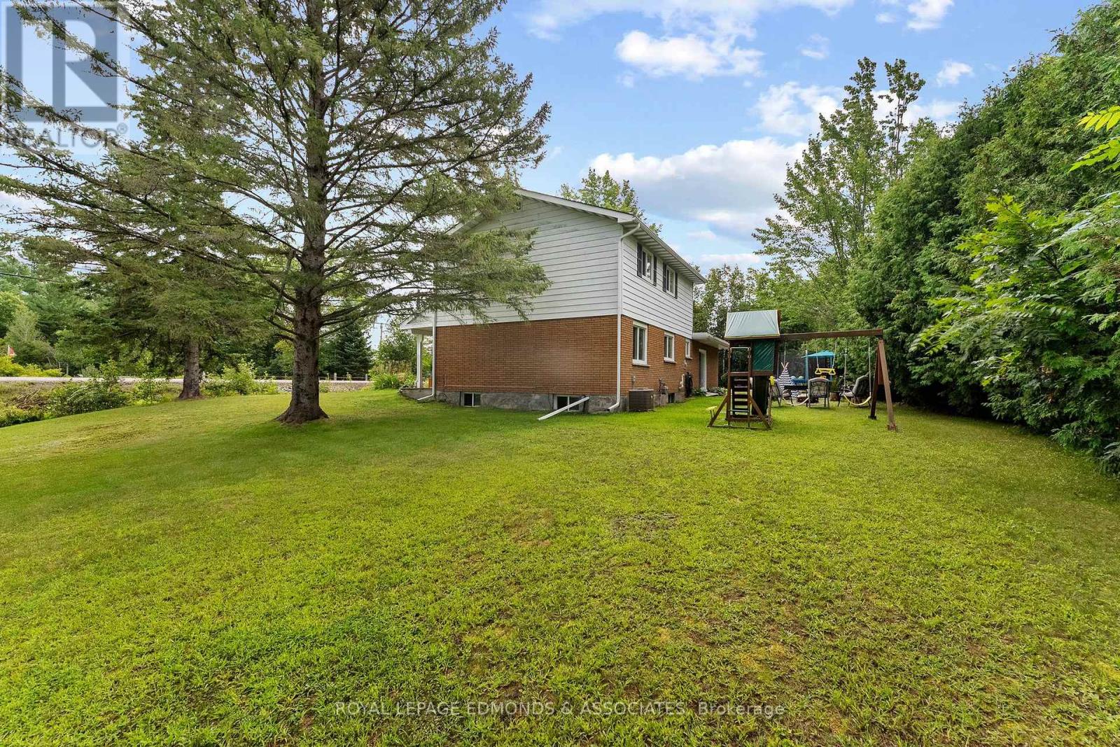 6 BRIAN STREET - Image 32