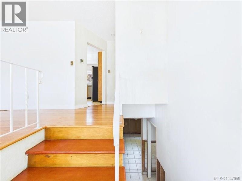 3512 Henderson Rd - Image 26
