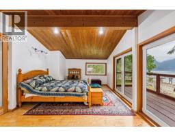 12 & 13 Coldwell Beach, North Vancouver, BC V0V0V0 Photo 27