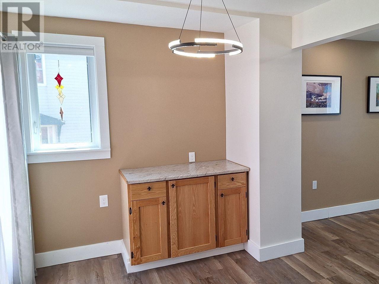 15 Ross AVE - Image 5