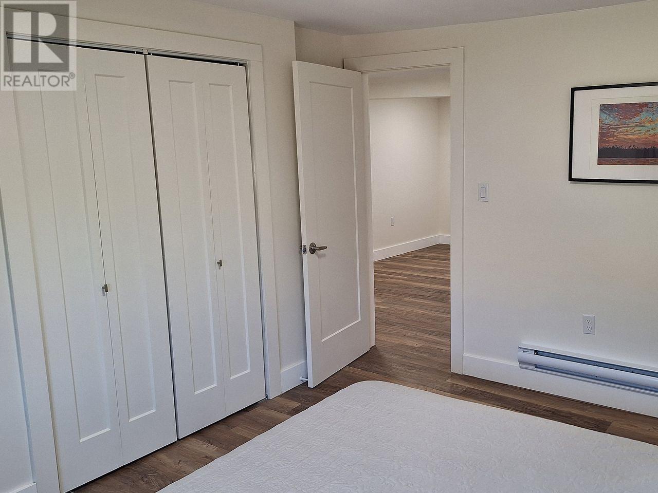 15 Ross AVE - Image 9