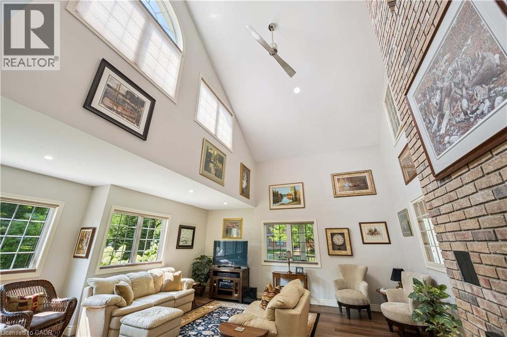 460 WINCHESTER Drive - Image 16