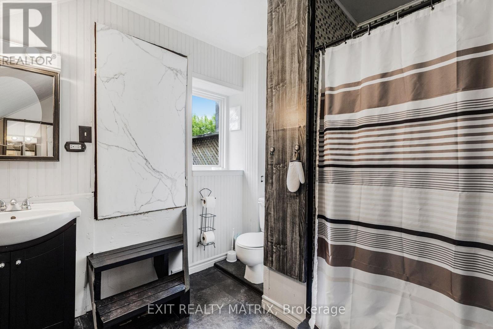 235-237 GUIGUES AVENUE - 26