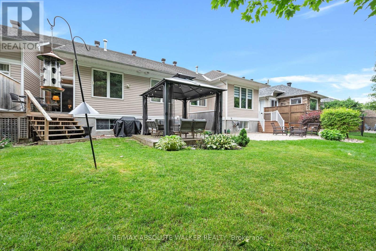 2 Bed, 3 Bath House for Sale in Ottawa – 1547 HENRI LAUZON STREET, Ottawa – MLS# X13687730 - Image 35