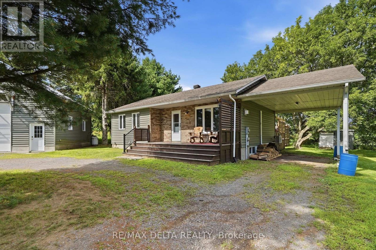 1120 DES CEDRES STREET - Image 34