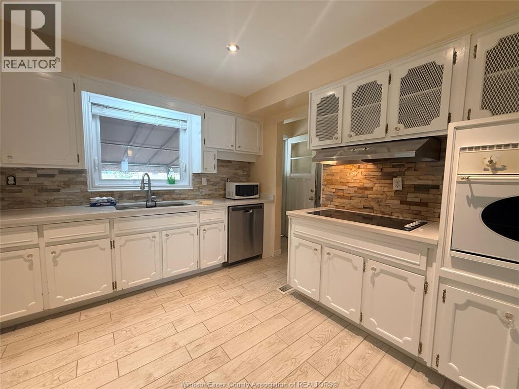 2450 ACADEMY Drive, Windsor, Ontario, N9E2G6, Windsor, Ontario — photo 5 of 5