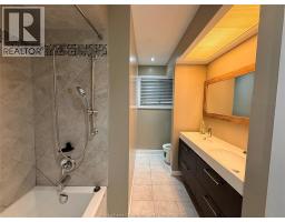 Laundry room - 2450 Academy Drive, Windsor, ON N9E2G6 Photo 9
