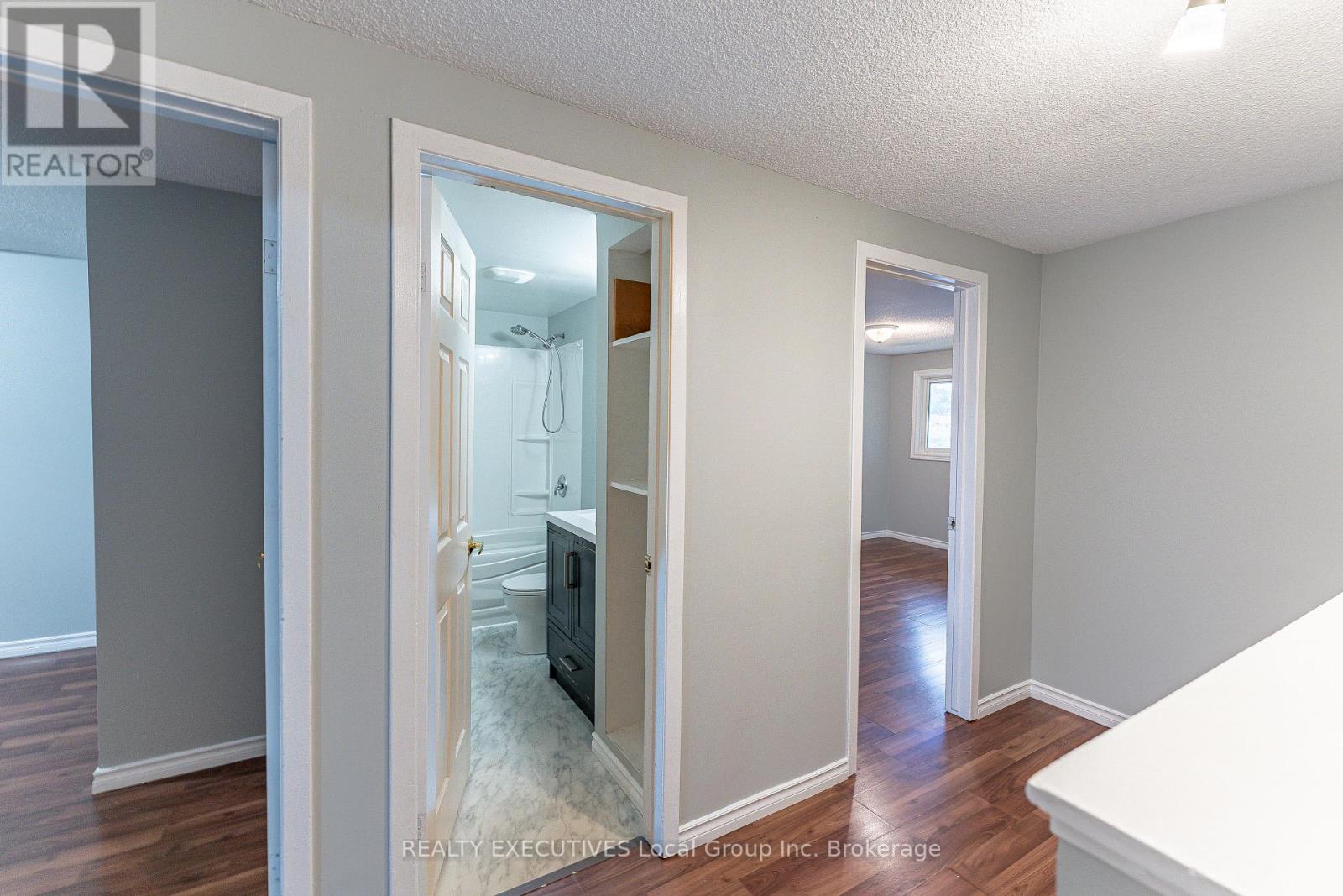 #36 398 WICKSTEAD AVENUE - 19