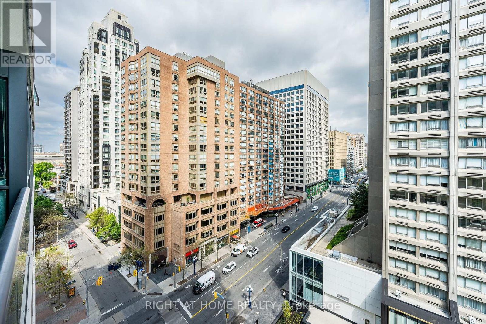 #1106 1121 BAY STREET - 24