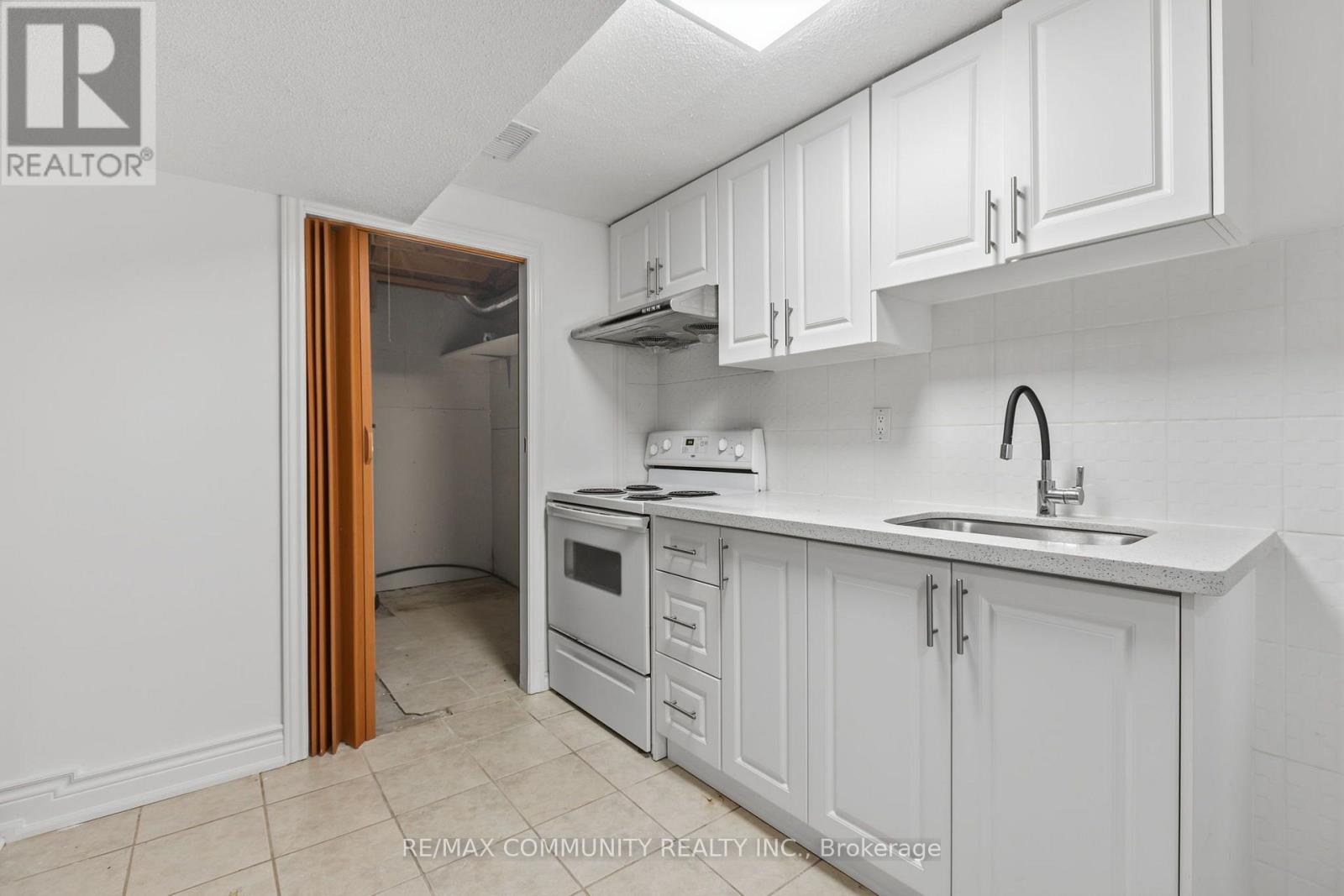 1524 AMBERLEA ROAD S - 17