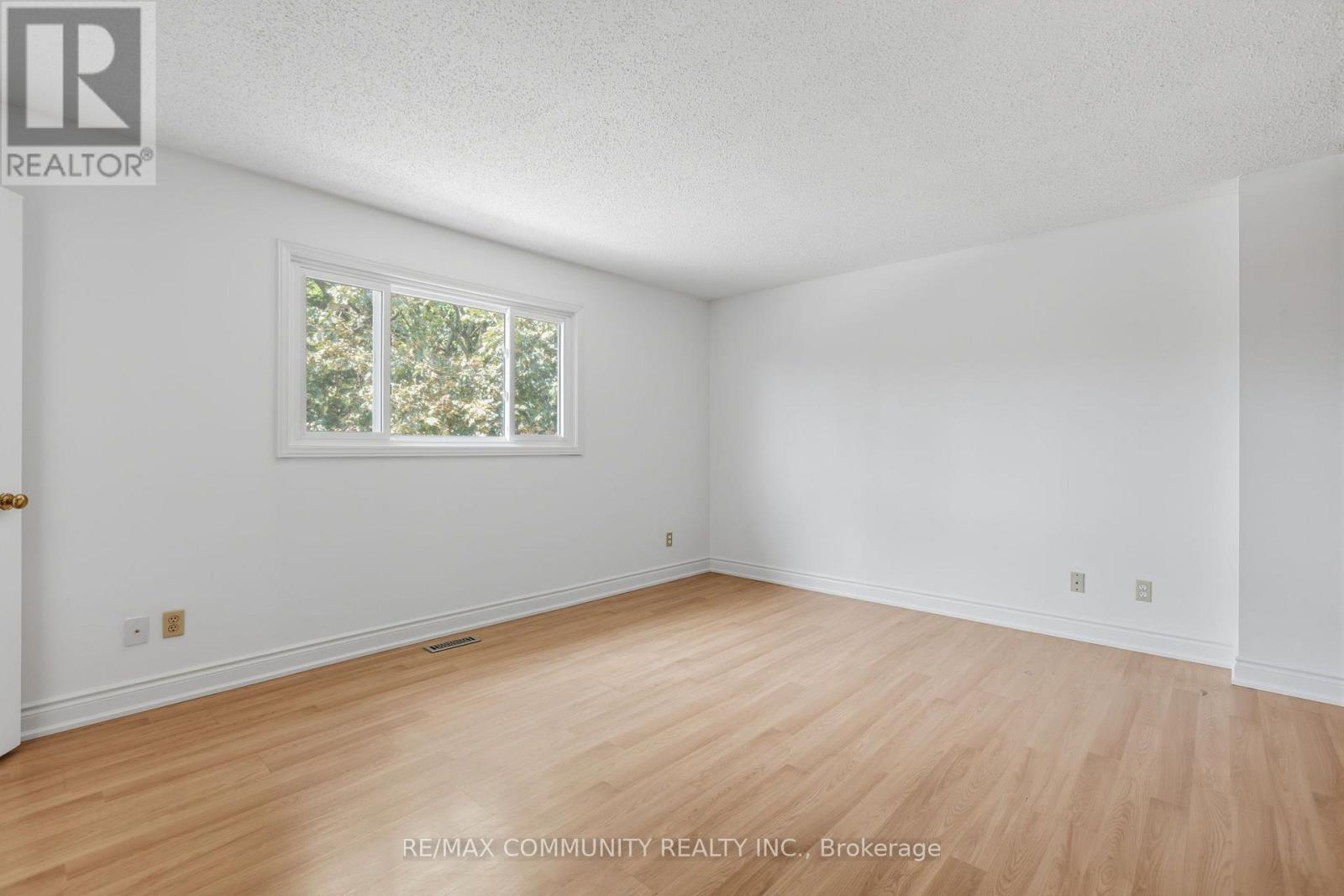 1524 AMBERLEA ROAD S - 26