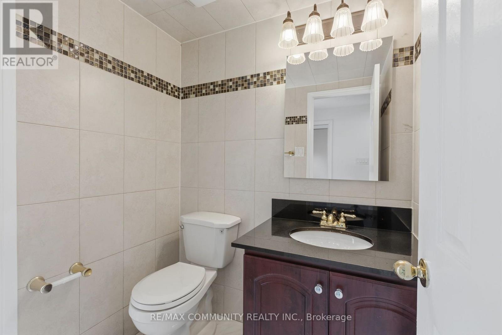 1524 AMBERLEA ROAD S - 43