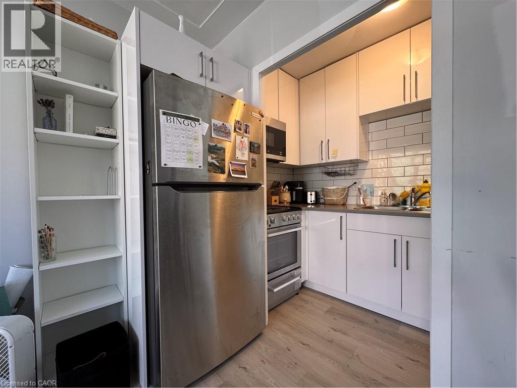 521 PARK Street Unit# 4 — photo 3